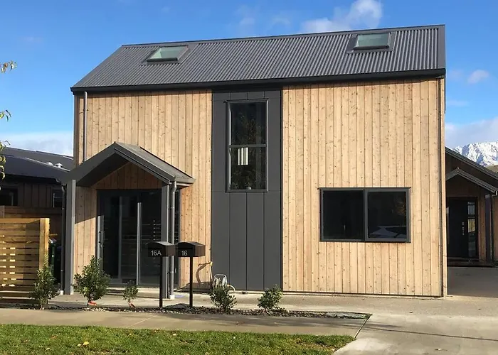 Incredible Views Of The Remarks - New 2 Bed Townhouse