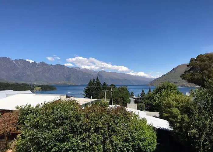 Fabulous Views Walk To Town 3 Bedrooms Cosy